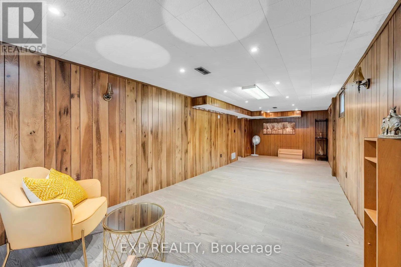223 VIOLET COURT