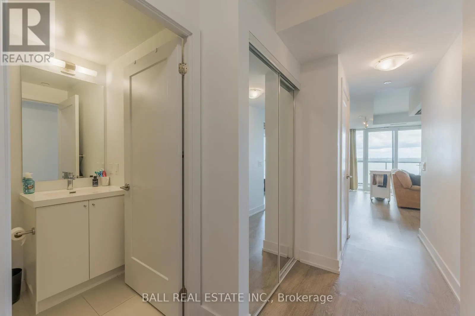 1121 - 2550 SIMCOE STREET N, #1121