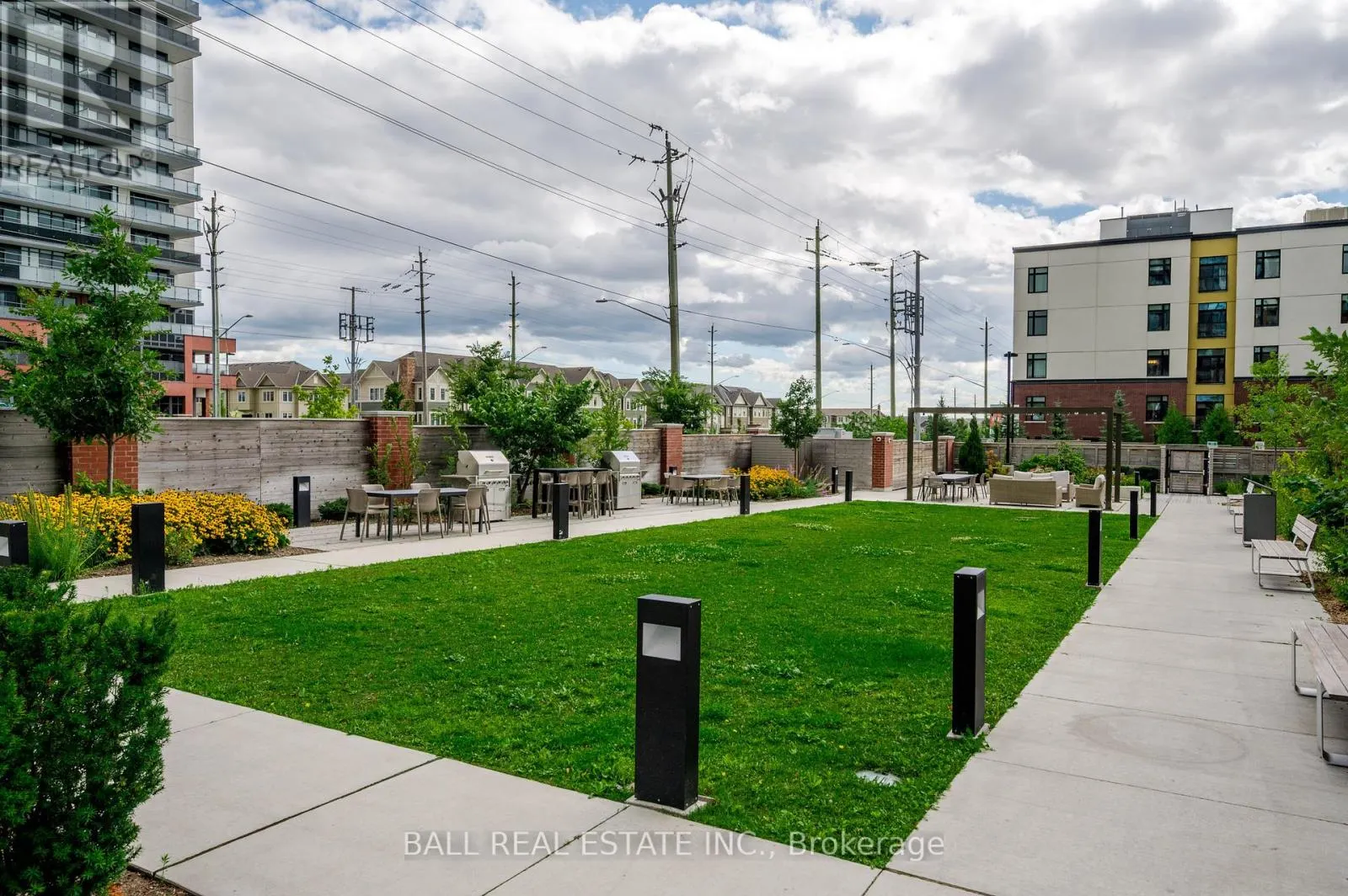 1121 - 2550 SIMCOE STREET N, #1121
