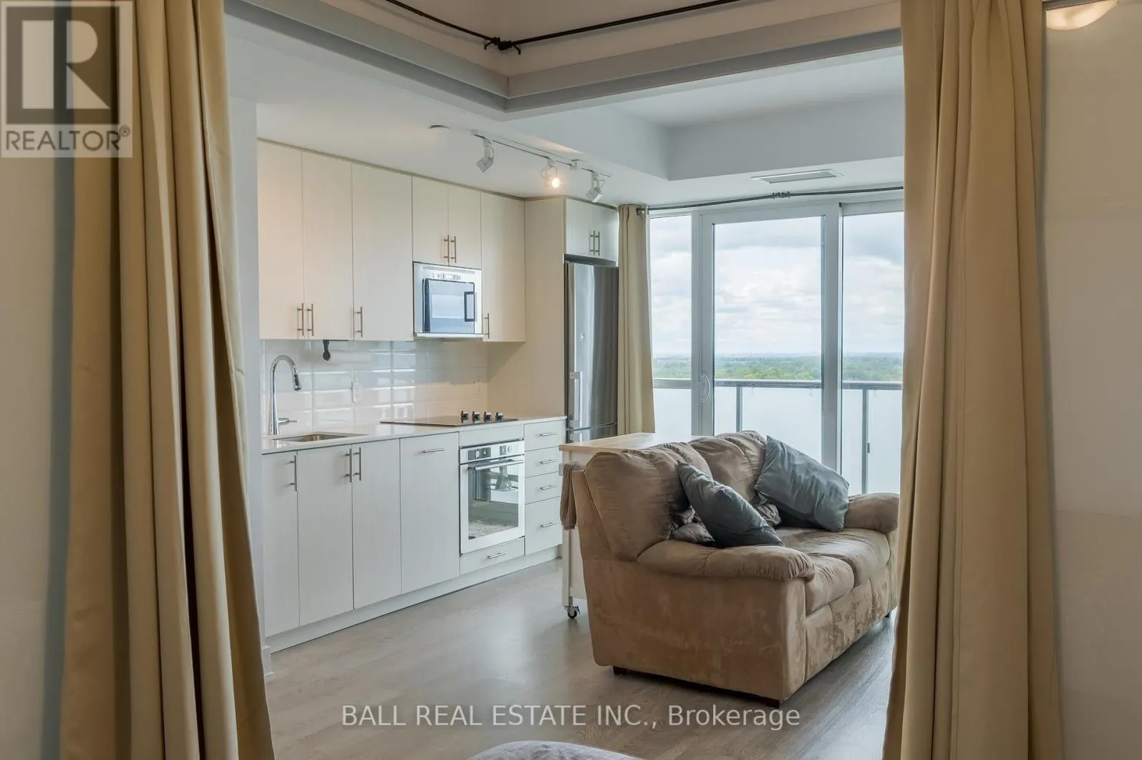 1121 - 2550 SIMCOE STREET N, #1121