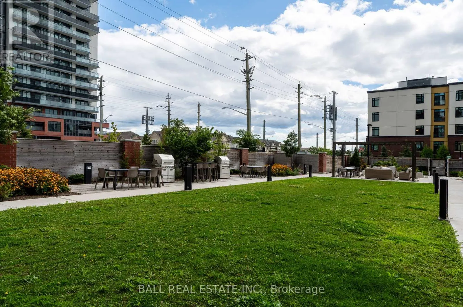 1121 - 2550 SIMCOE STREET N, #1121