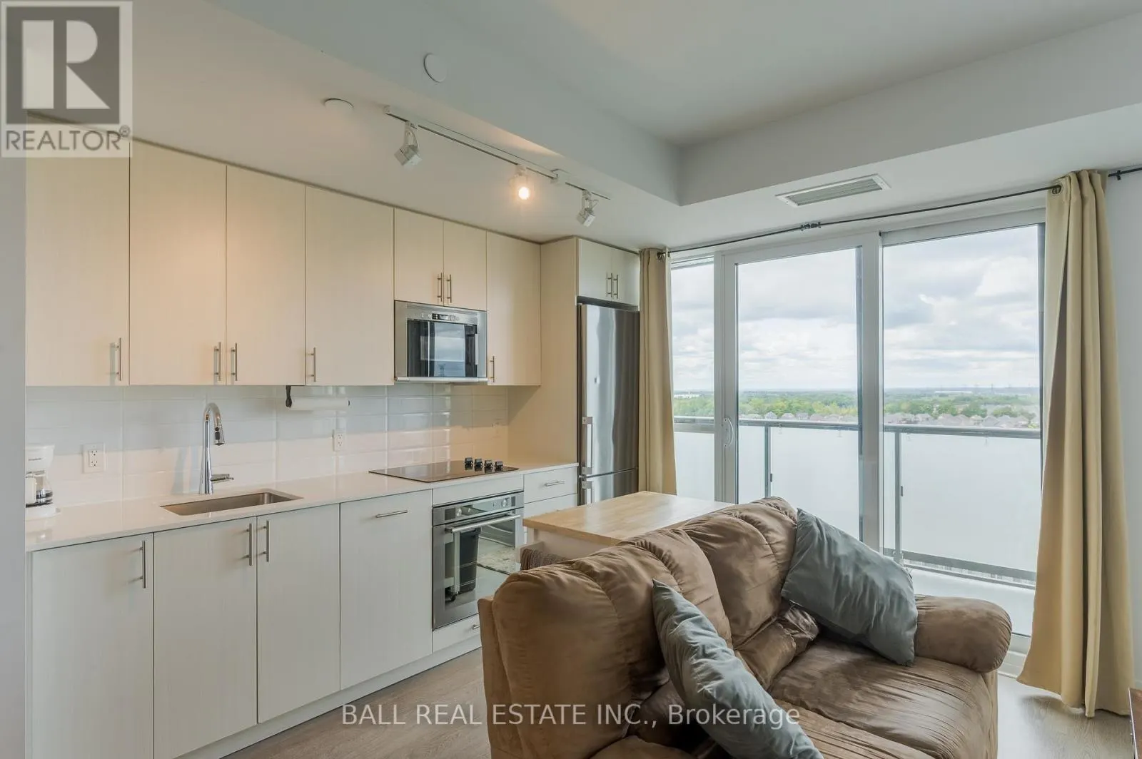 1121 - 2550 SIMCOE STREET N, #1121
