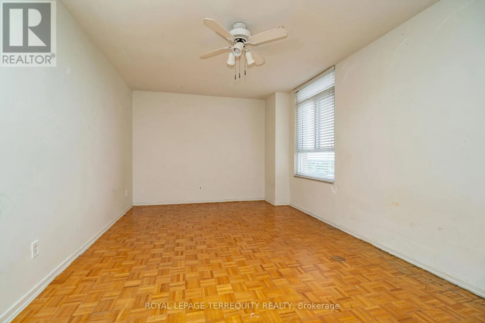 1615 - 2550 PHARMACY AVENUE