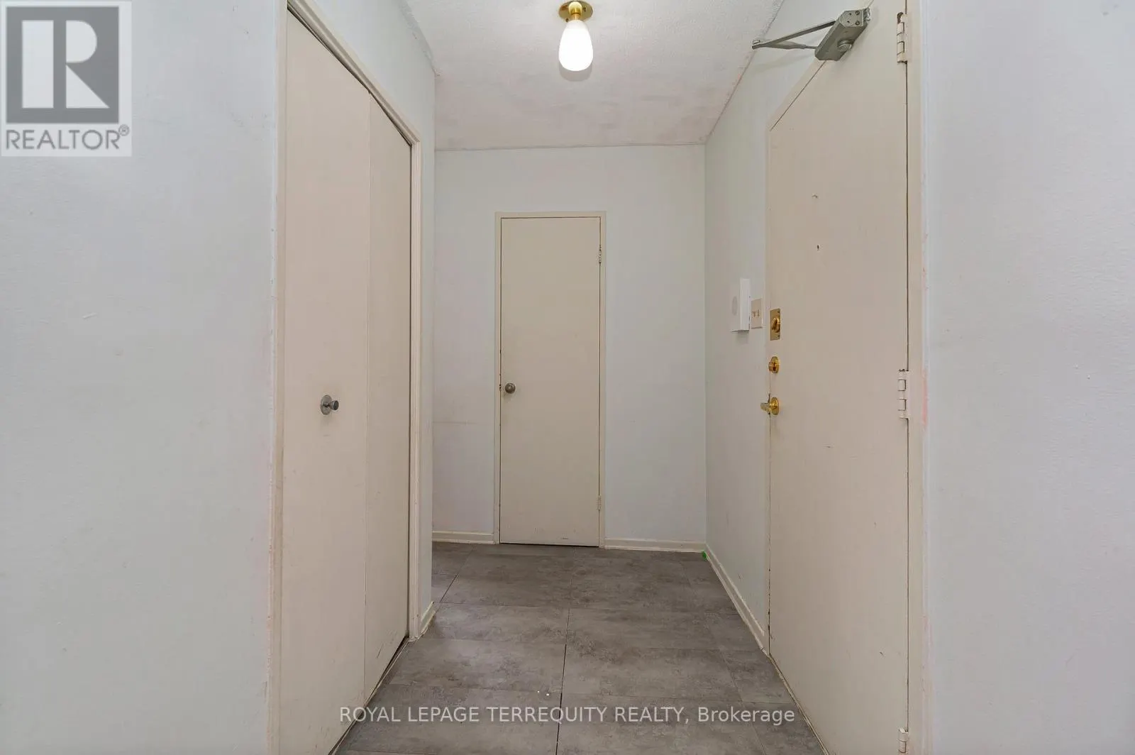 1615 - 2550 PHARMACY AVENUE