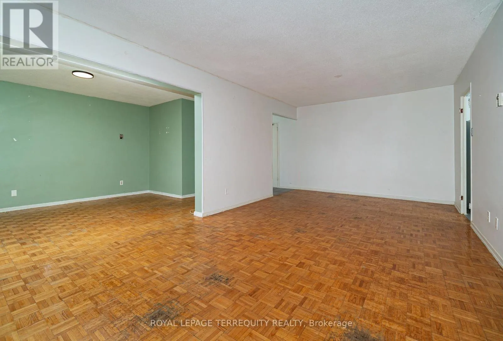 1615 - 2550 PHARMACY AVENUE
