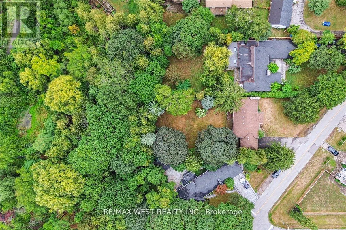 106 CEDAR BRAE BOULEVARD