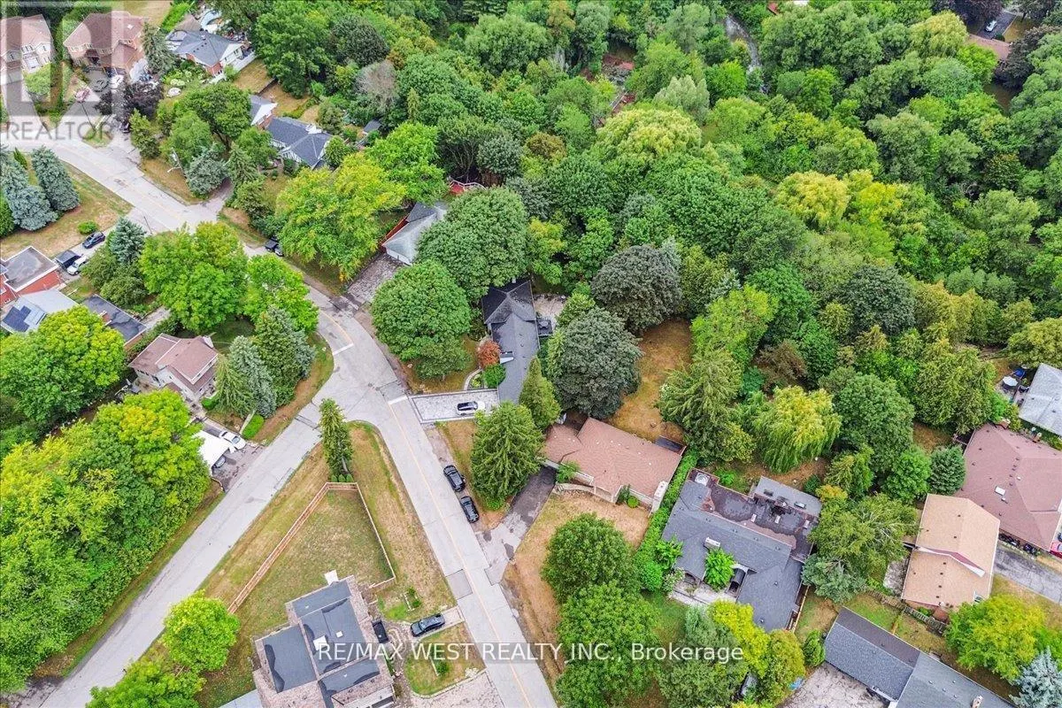 106 CEDAR BRAE BOULEVARD