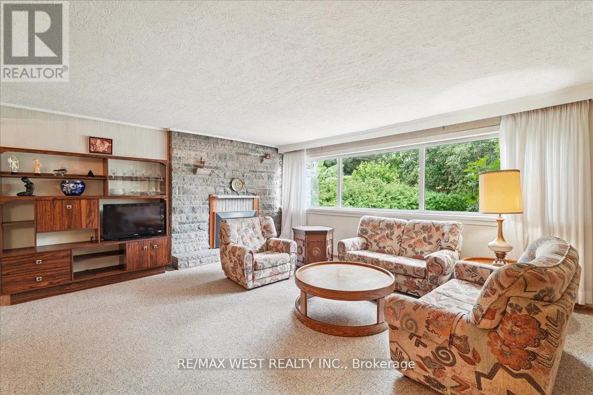 106 CEDAR BRAE BOULEVARD