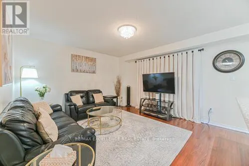 46 LLOYDMINSTER AVENUE