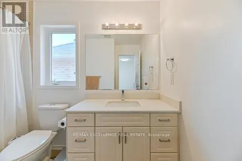 46 LLOYDMINSTER AVENUE