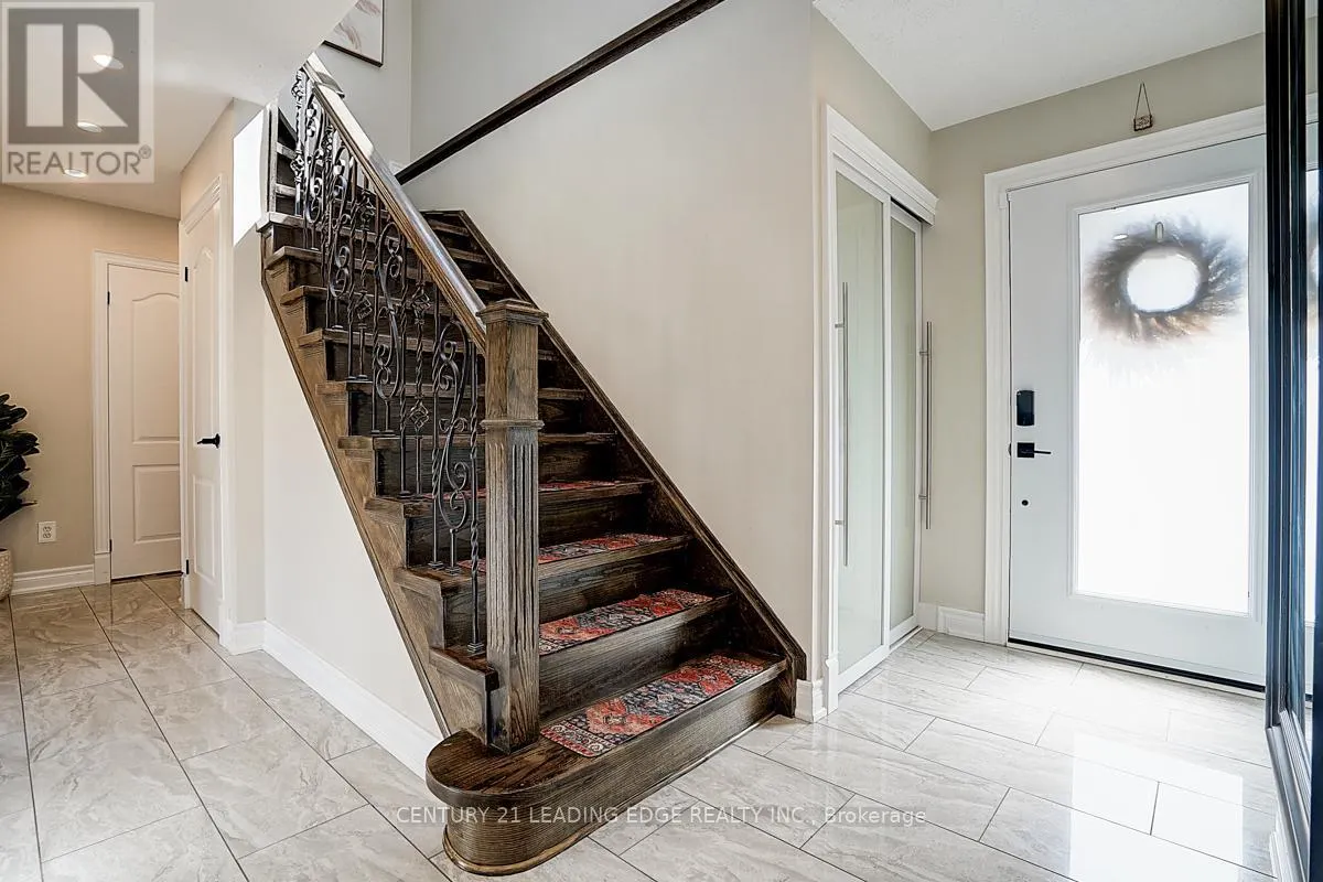 6 FREELAND AVENUE