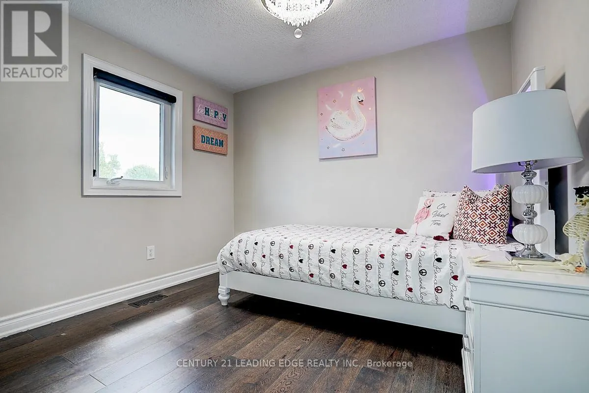 6 FREELAND AVENUE
