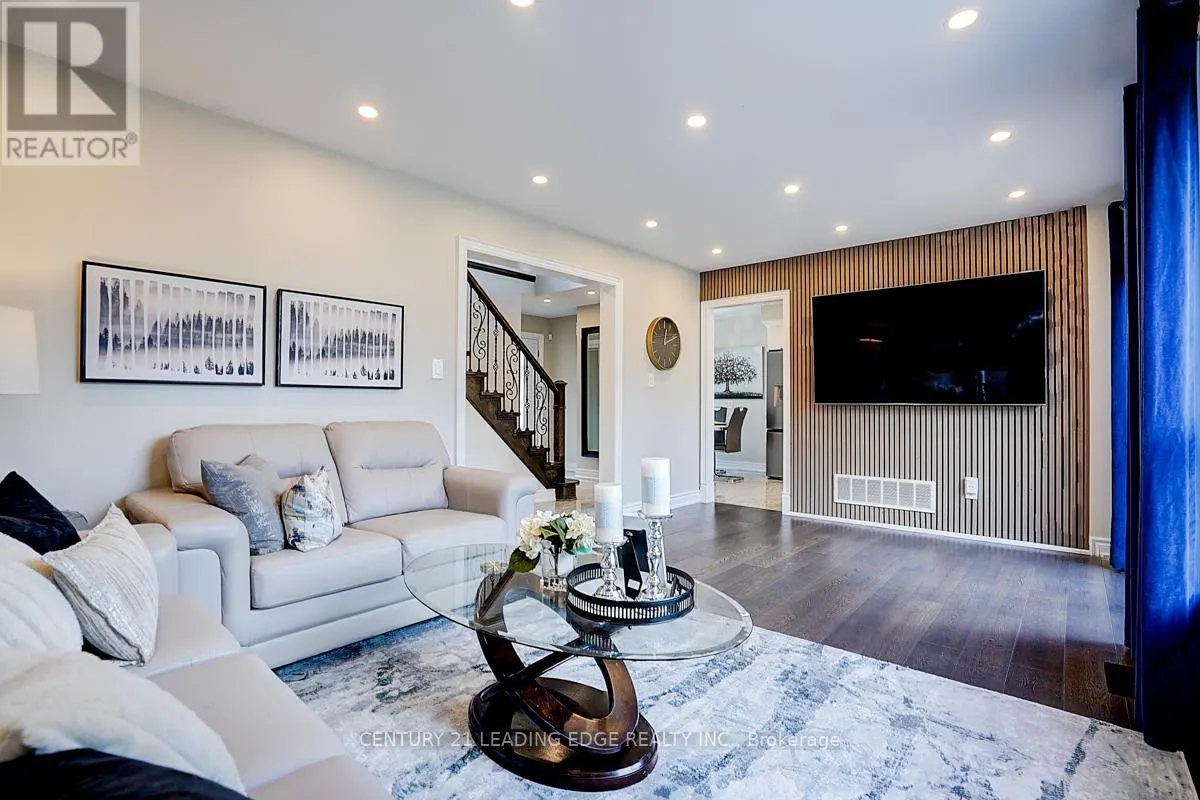 6 FREELAND AVENUE