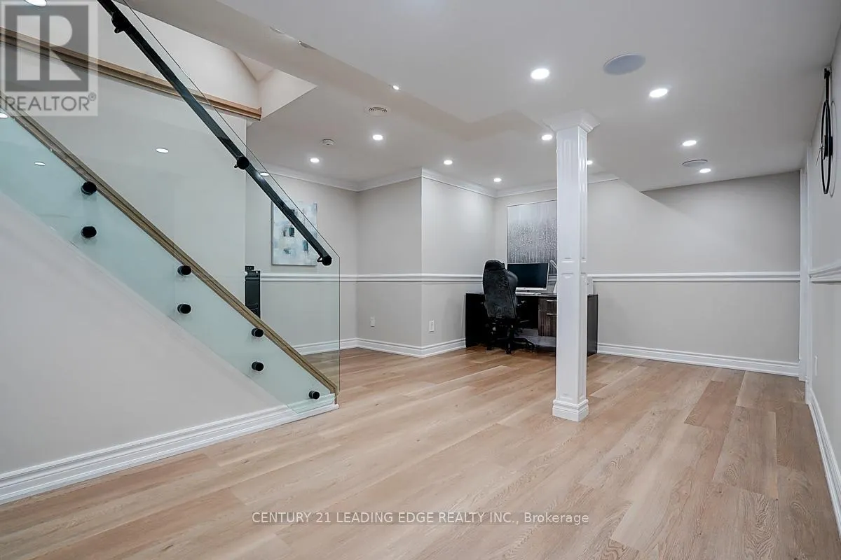 6 FREELAND AVENUE