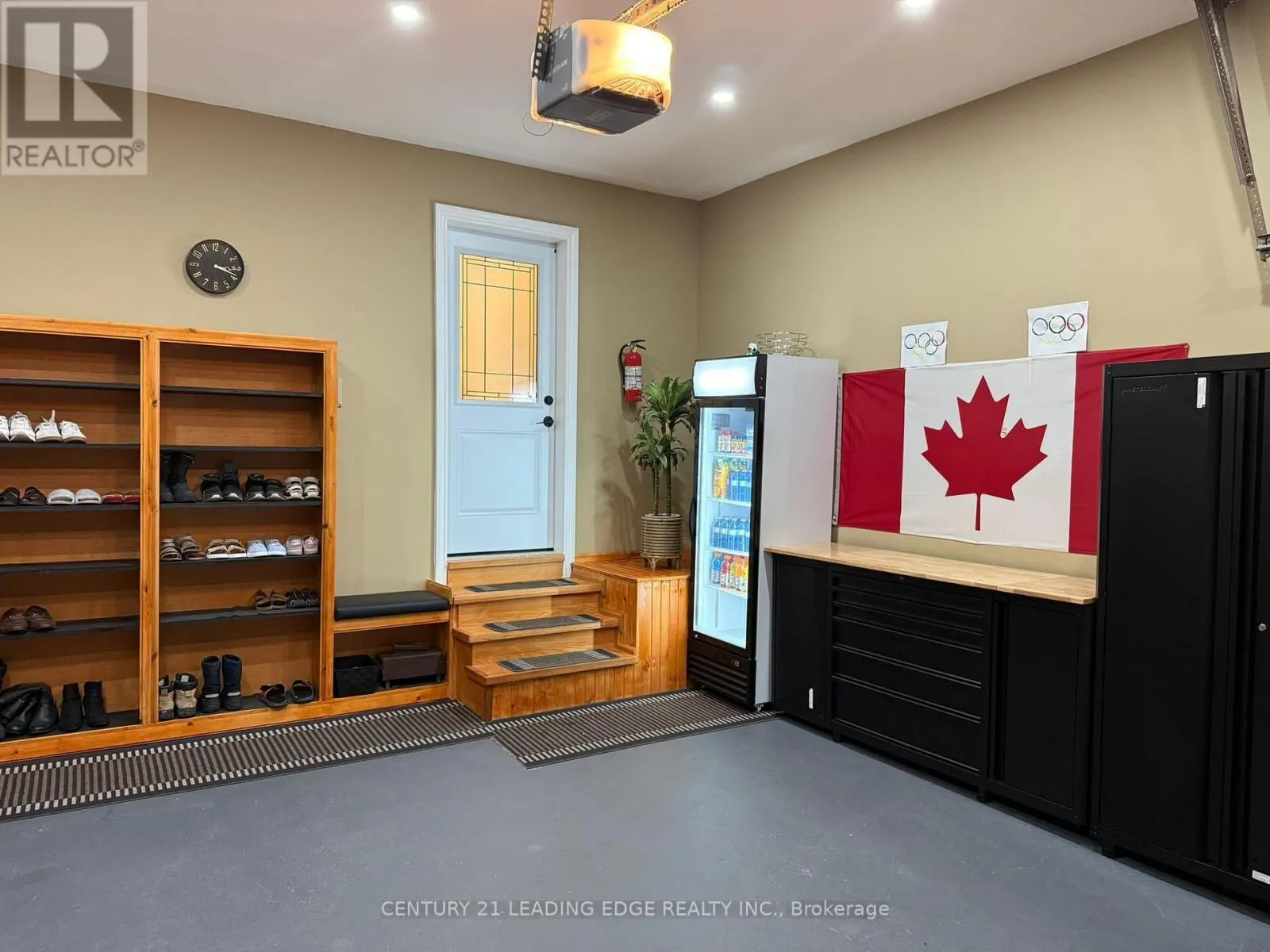 6 FREELAND AVENUE