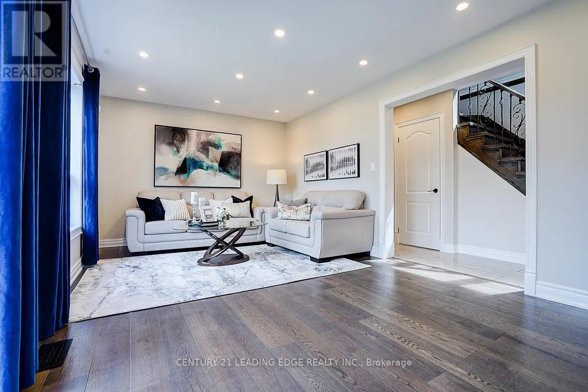 6 FREELAND AVENUE
