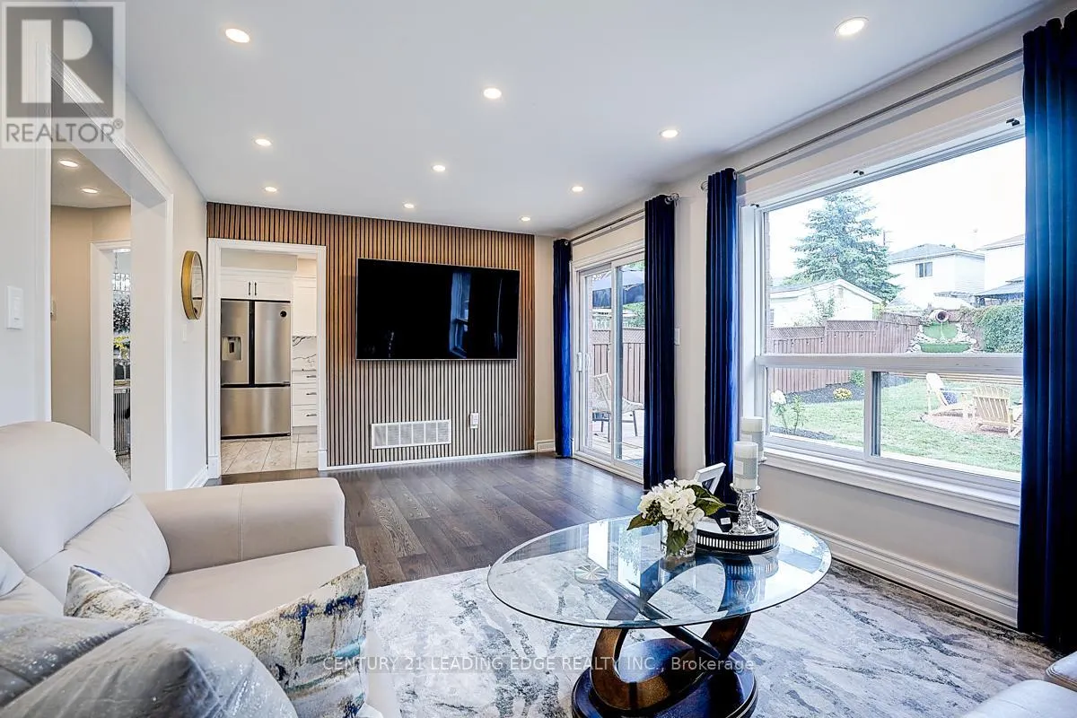 6 FREELAND AVENUE