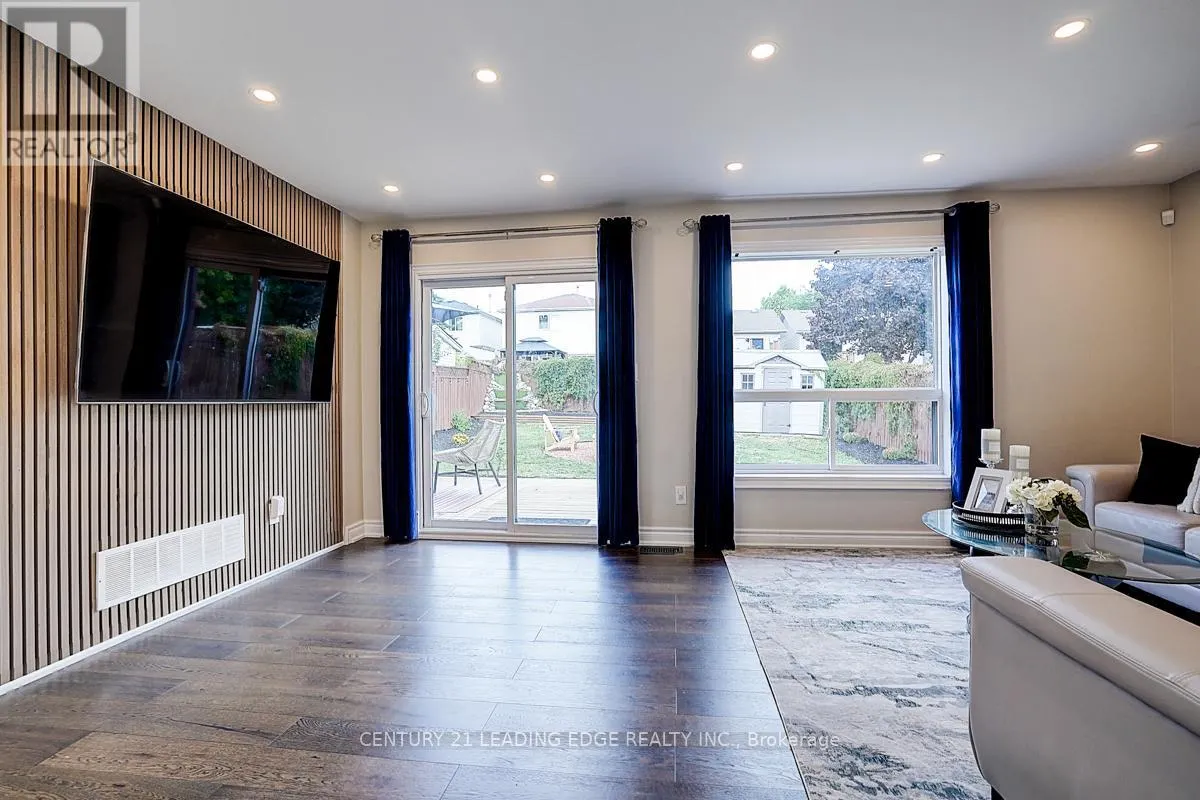 6 FREELAND AVENUE