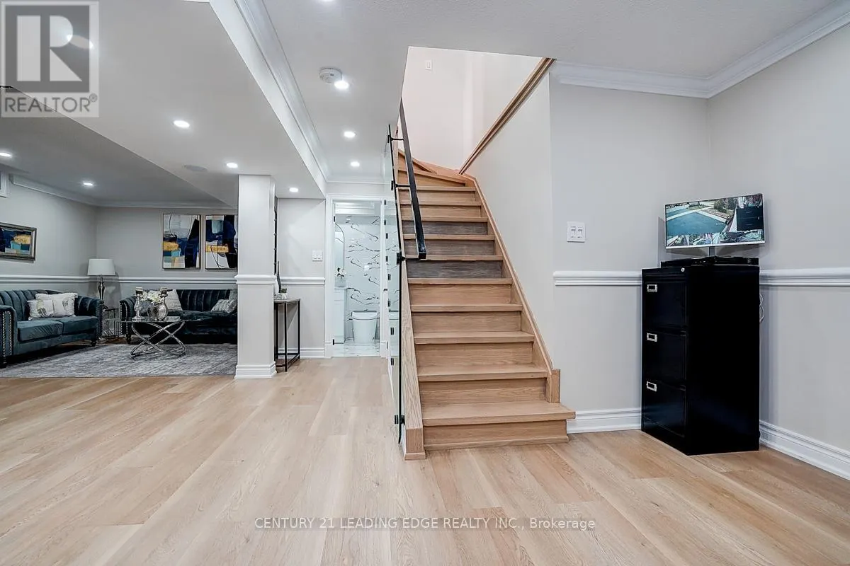 6 FREELAND AVENUE