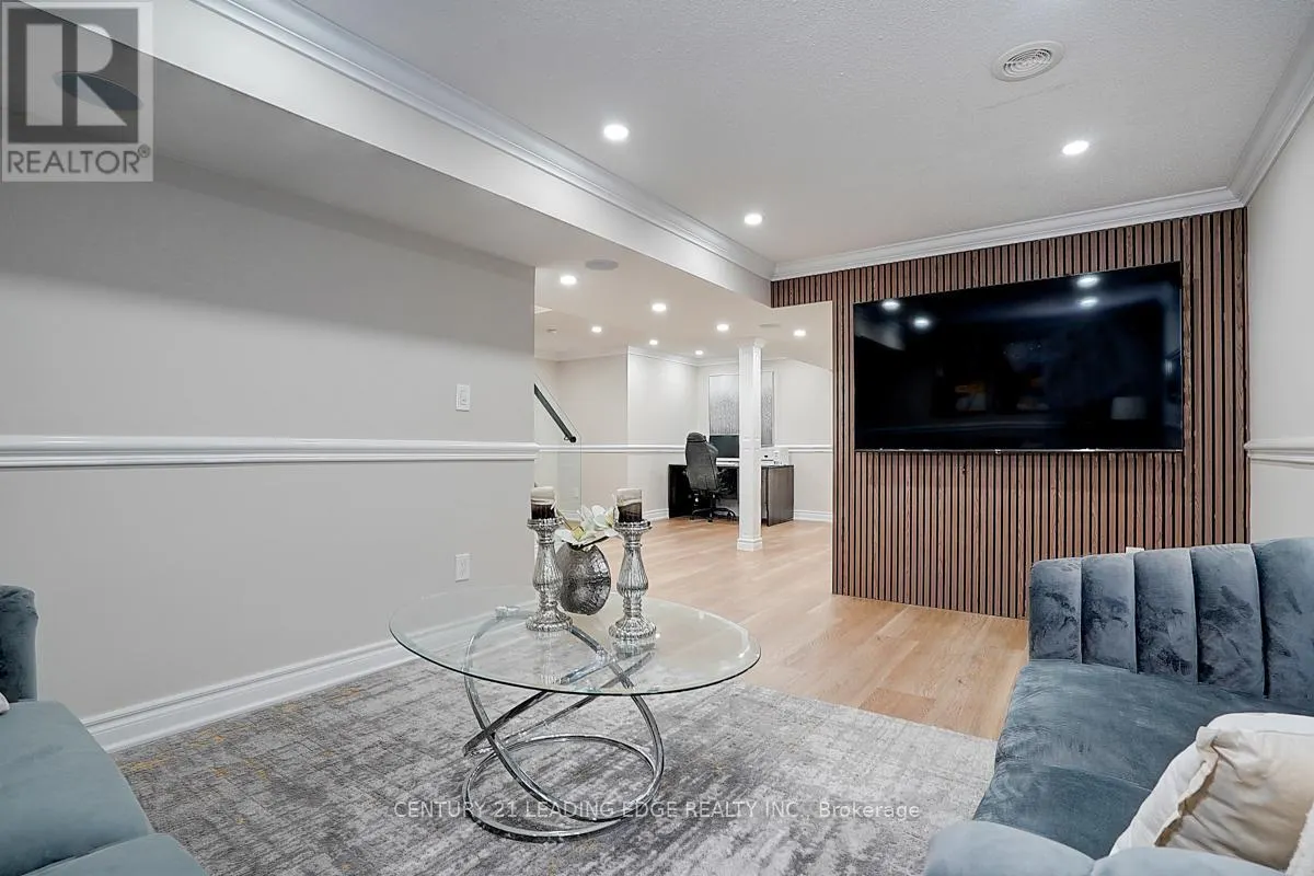 6 FREELAND AVENUE
