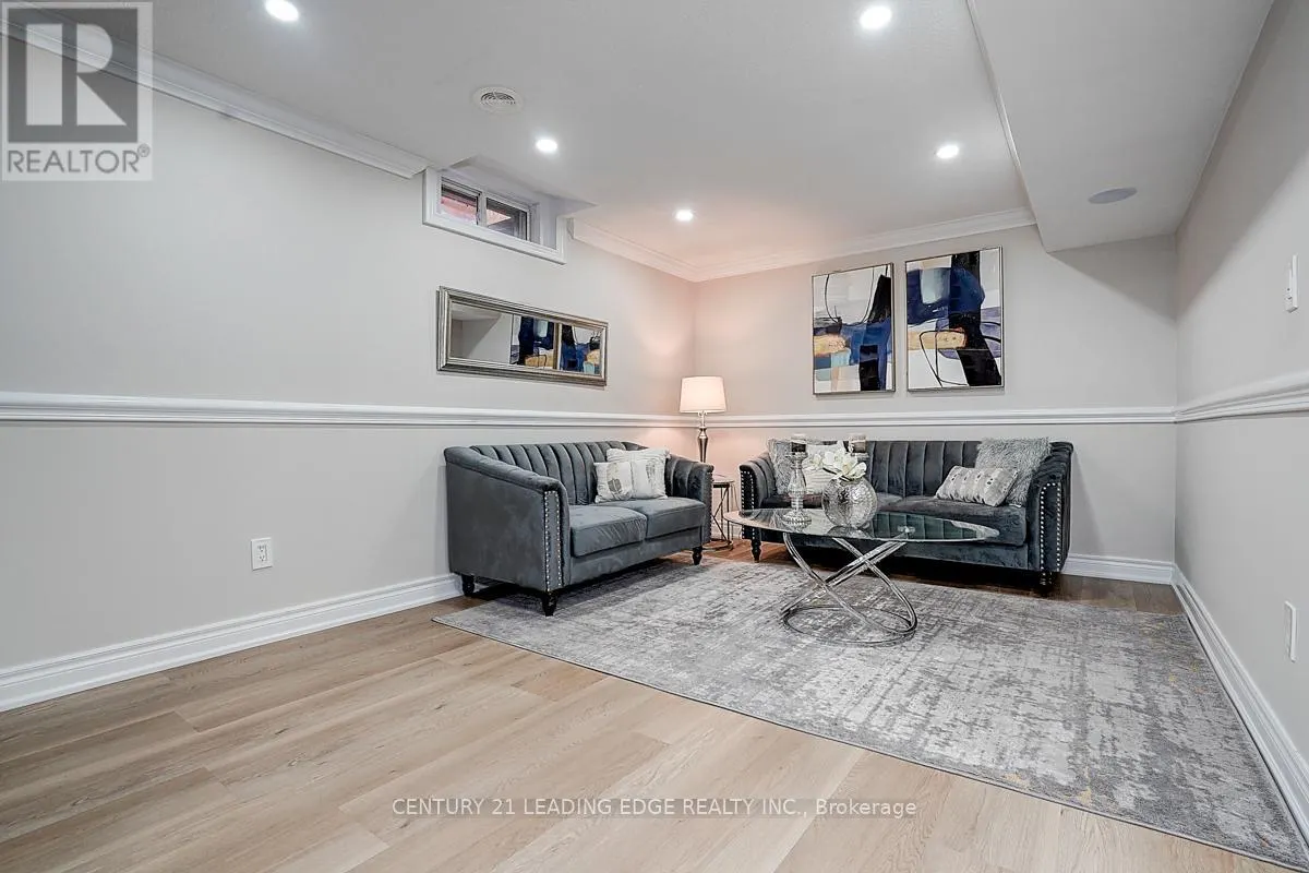 6 FREELAND AVENUE