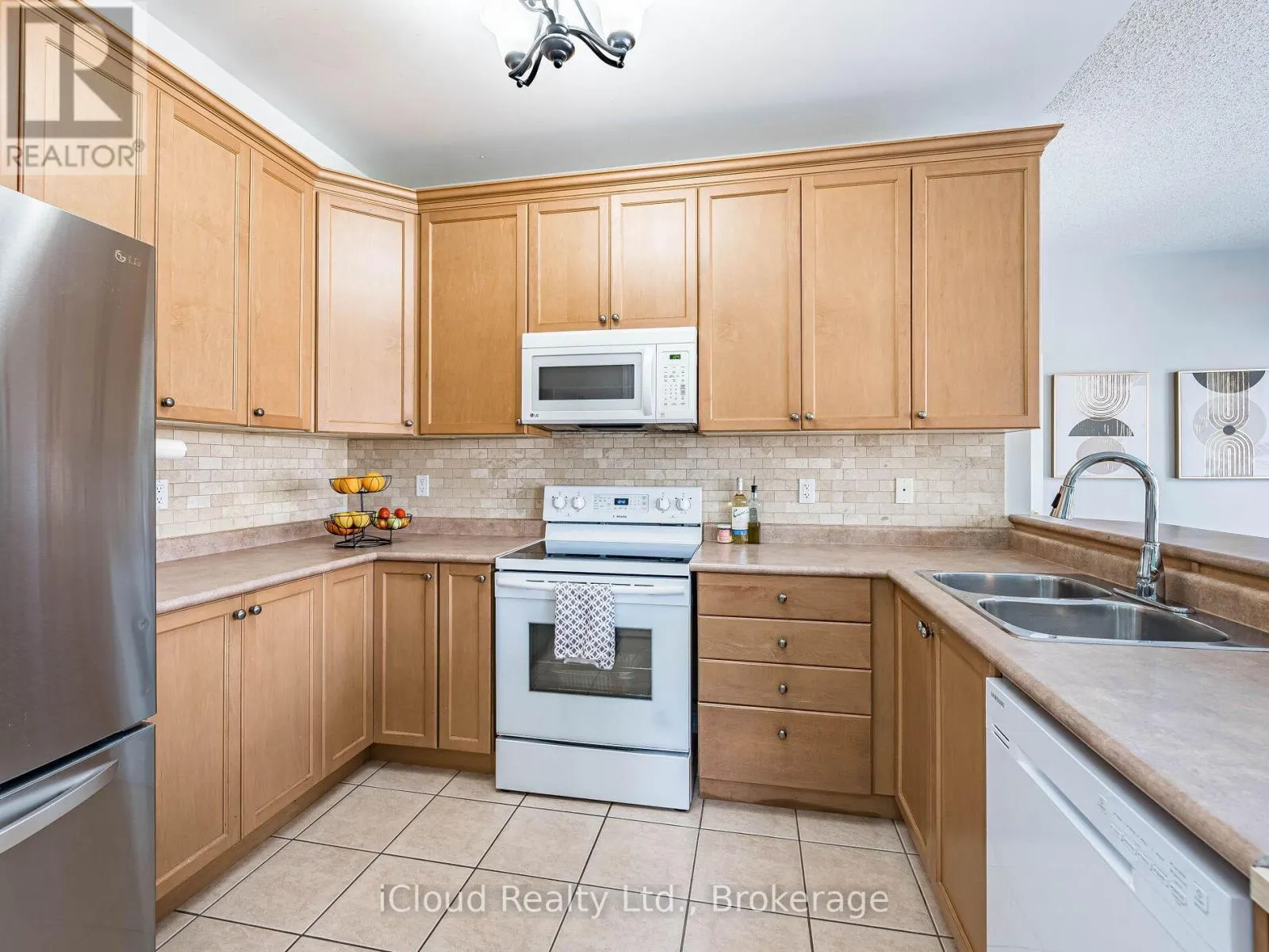 634 OXBOW CRESCENT