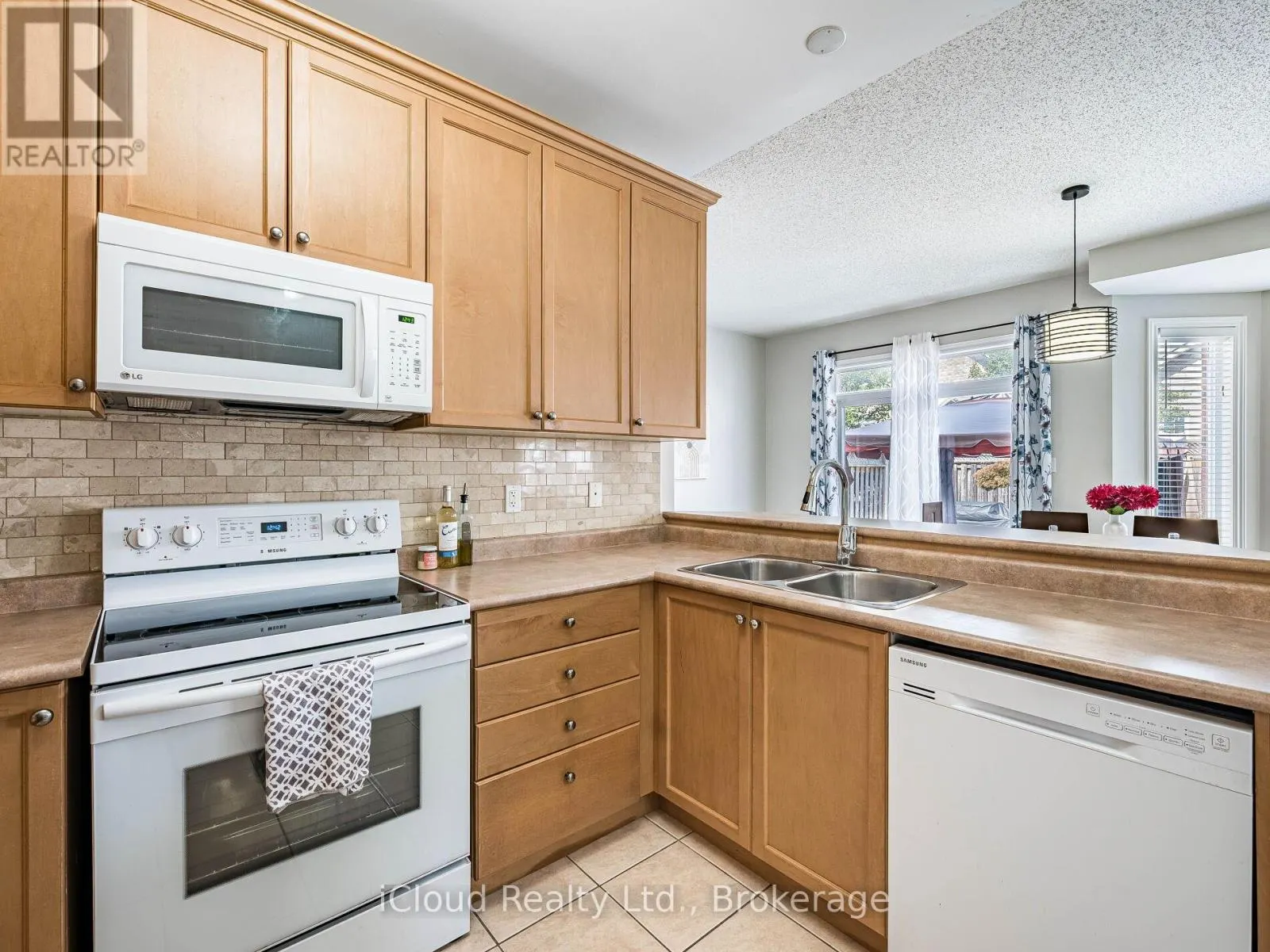 634 OXBOW CRESCENT