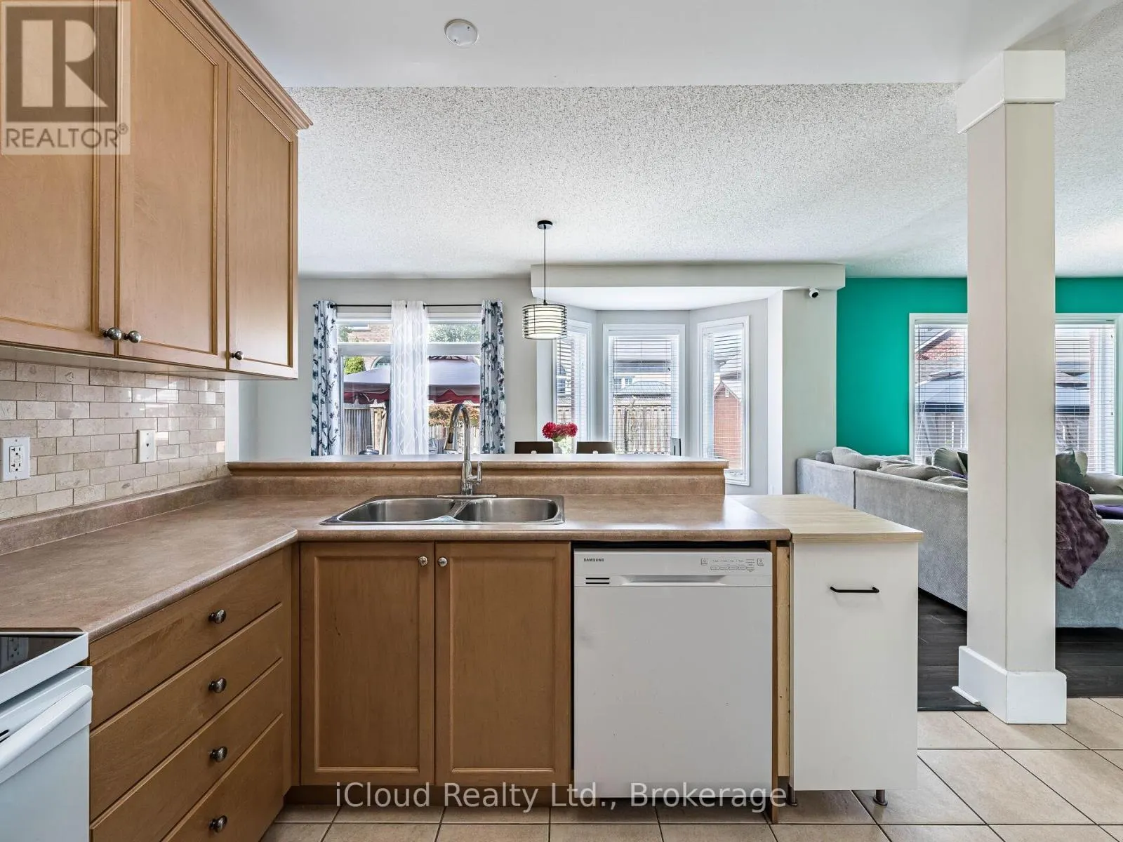 634 OXBOW CRESCENT
