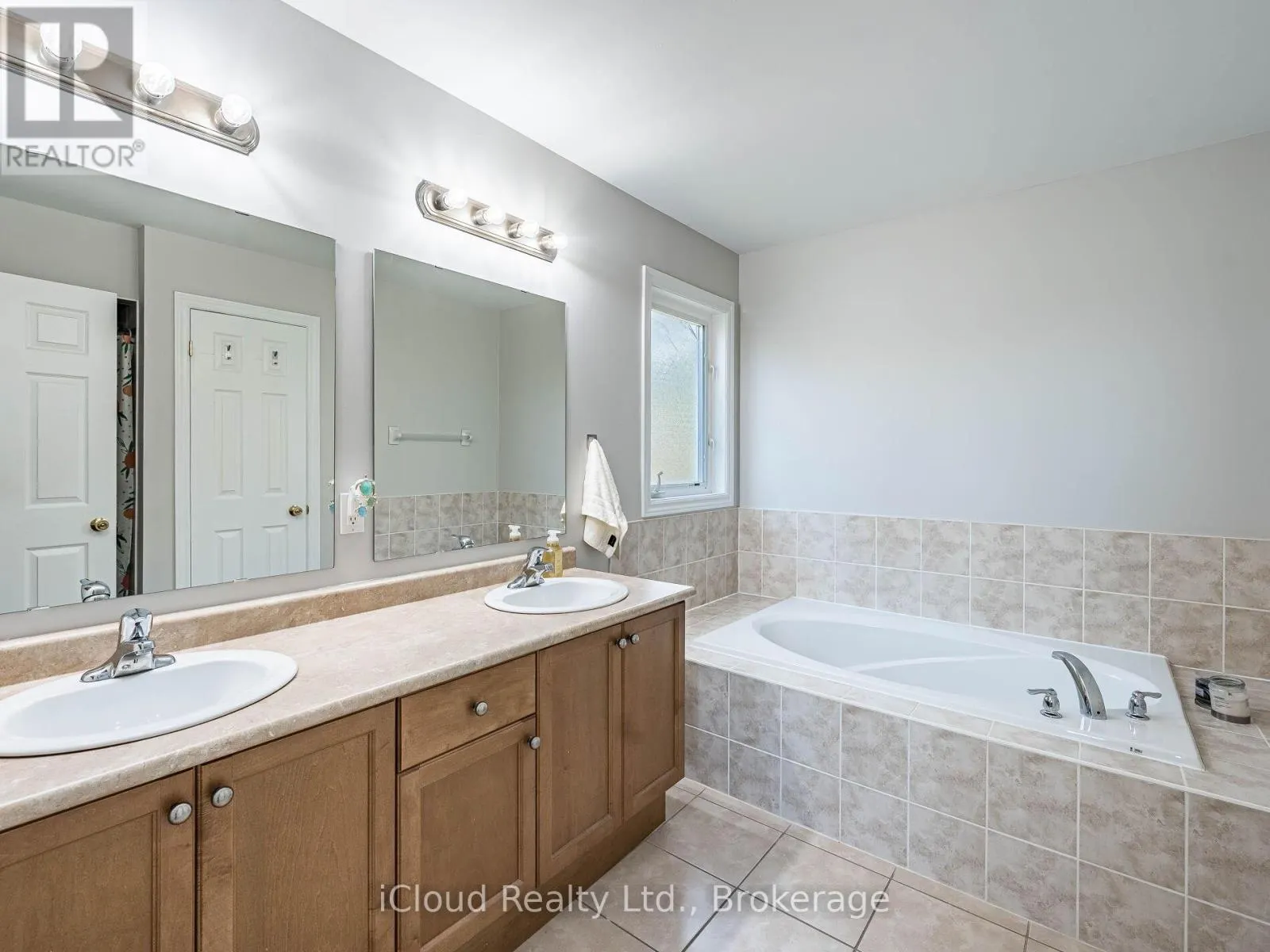 634 OXBOW CRESCENT