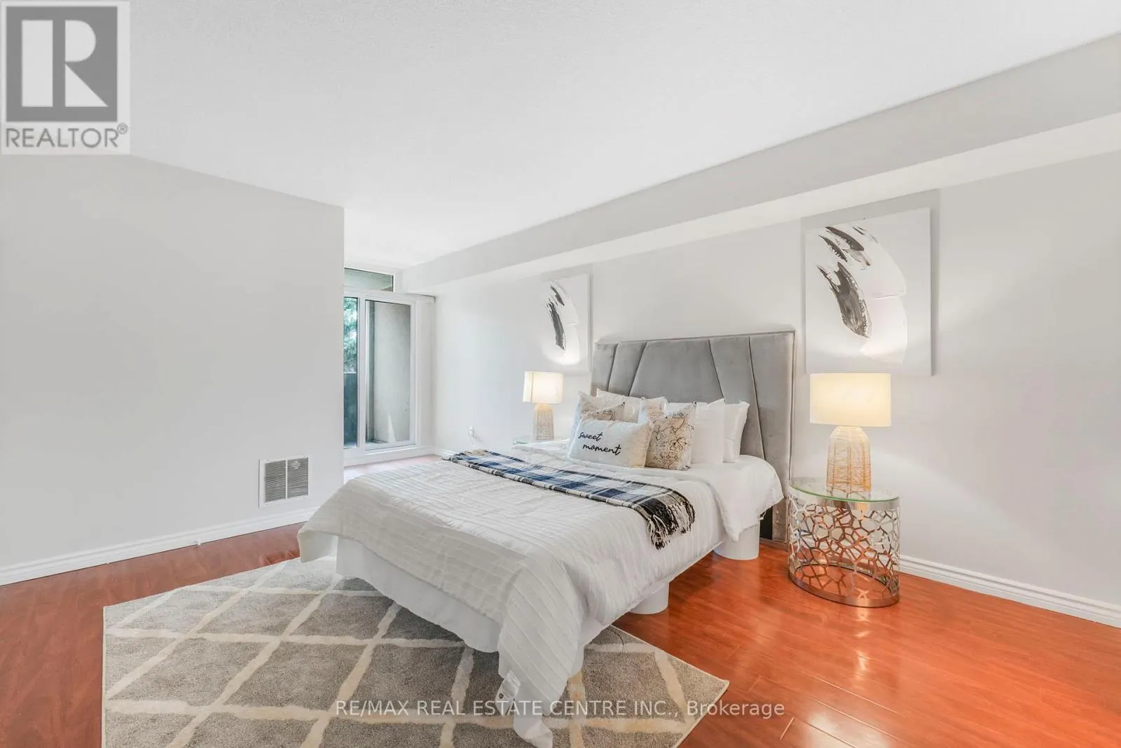 407 - 3233 EGLINTON AVENUE E