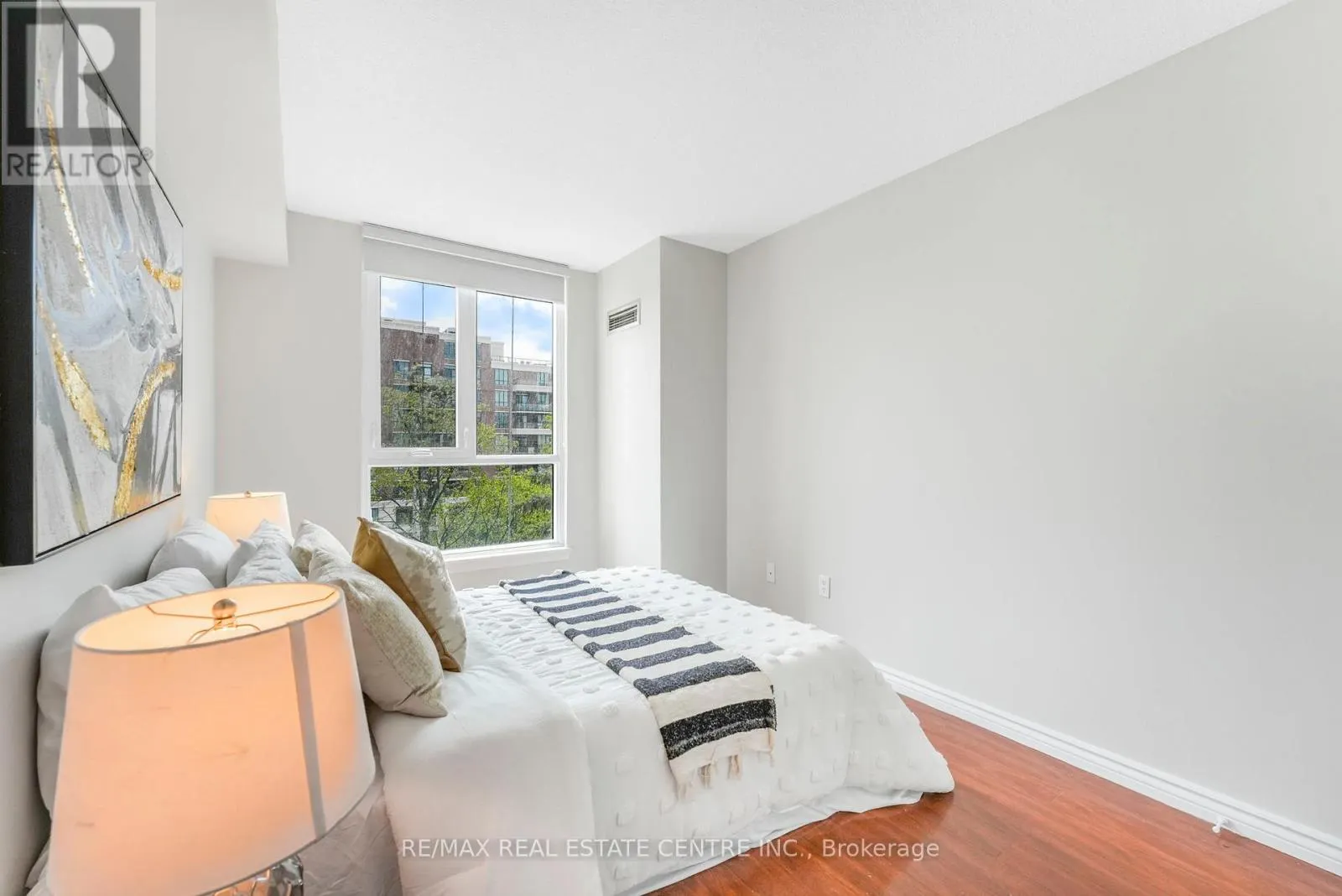 407 - 3233 EGLINTON AVENUE E