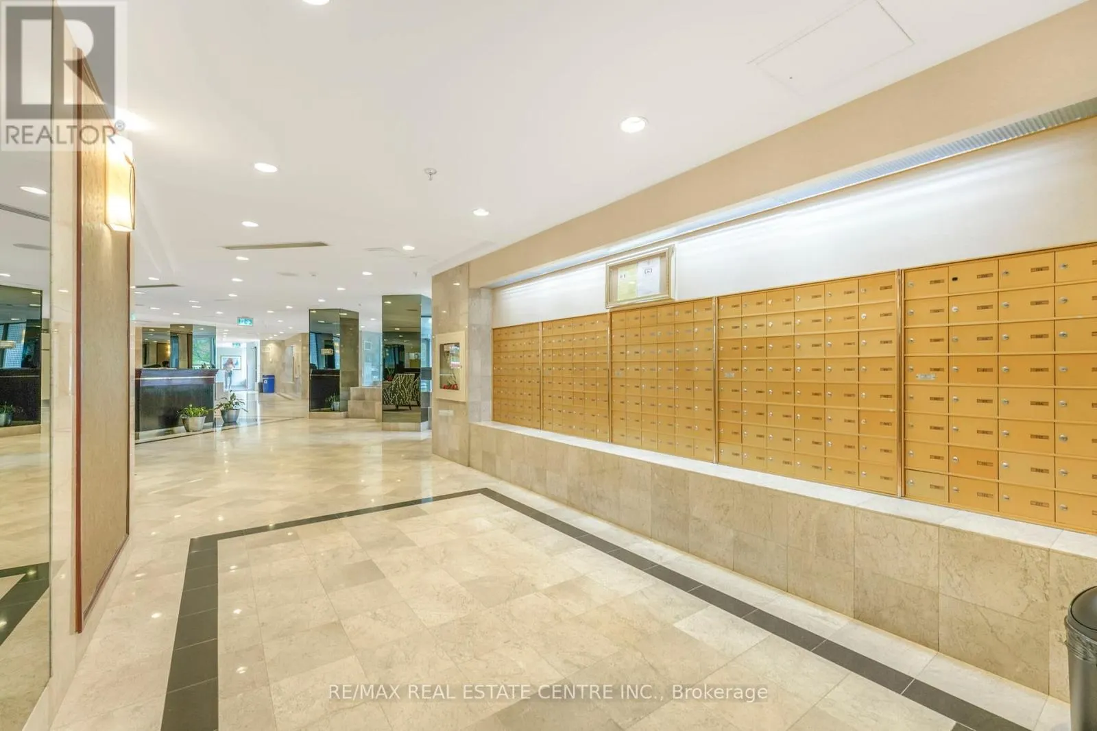 407 - 3233 EGLINTON AVENUE E