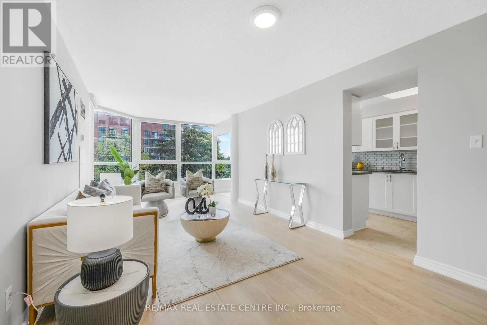 407 - 3233 EGLINTON AVENUE E