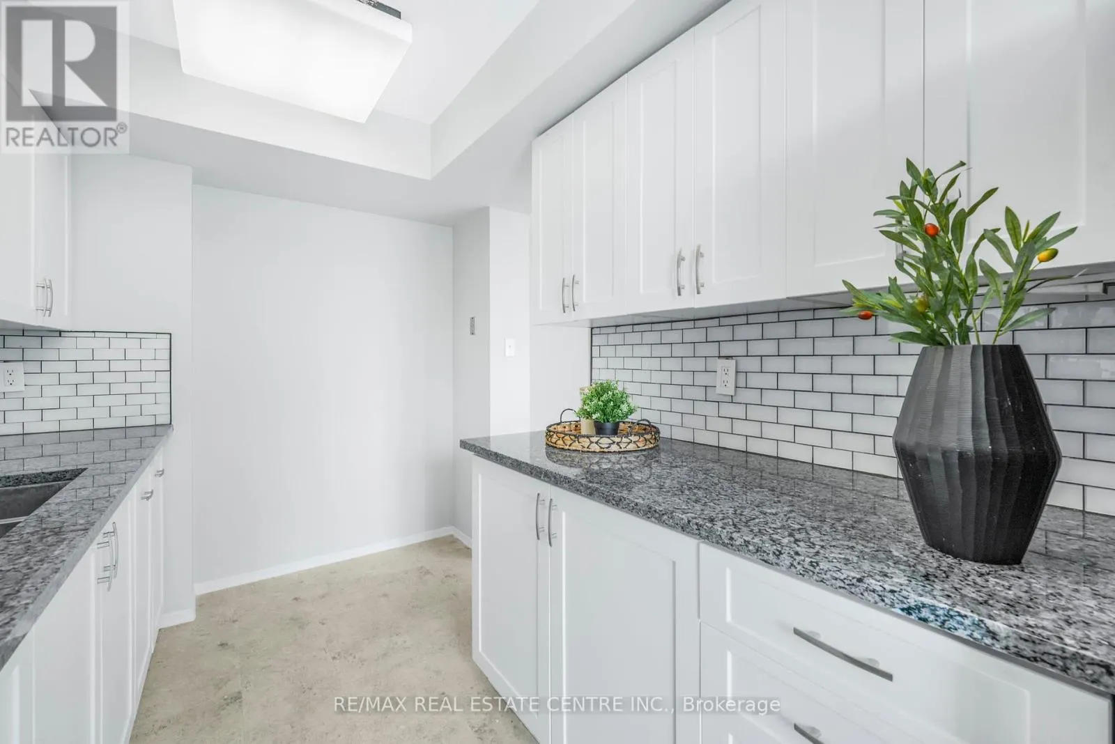 407 - 3233 EGLINTON AVENUE E