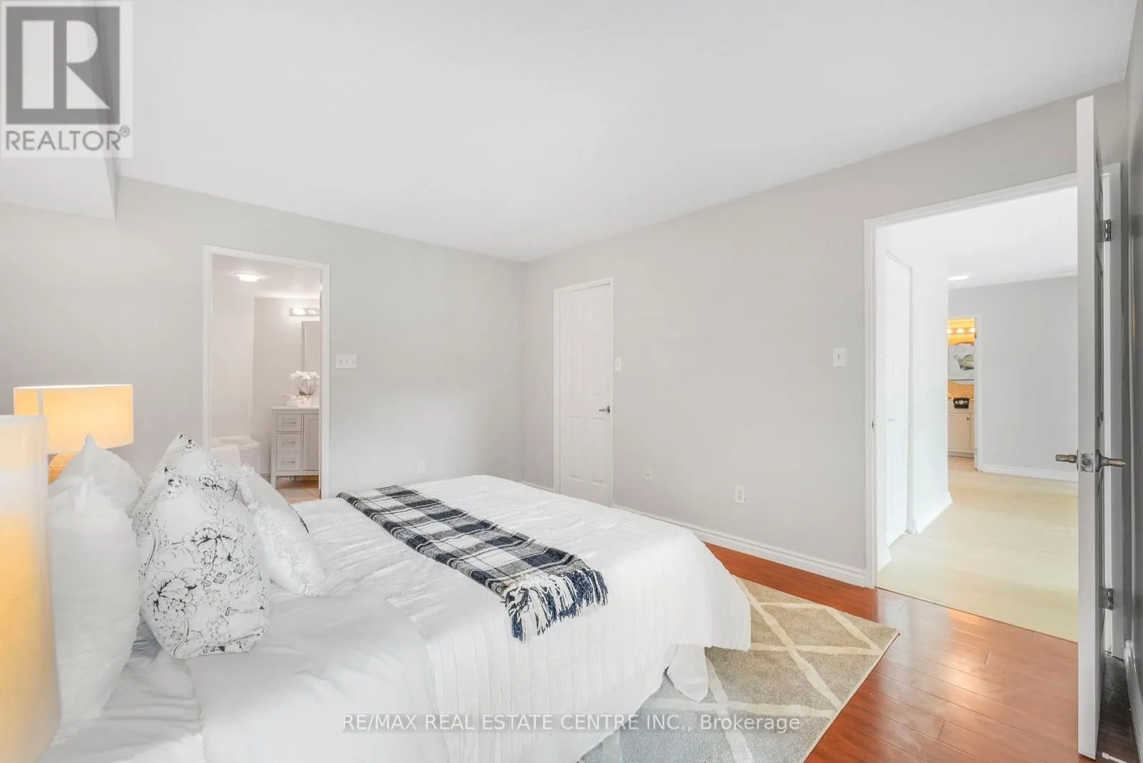 407 - 3233 EGLINTON AVENUE E