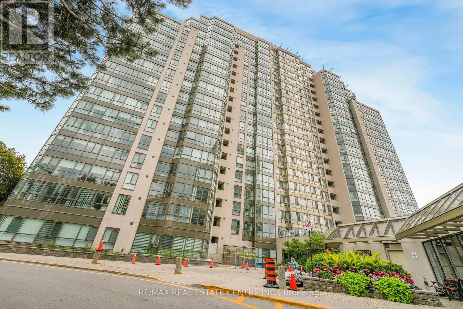 407 - 3233 EGLINTON AVENUE E