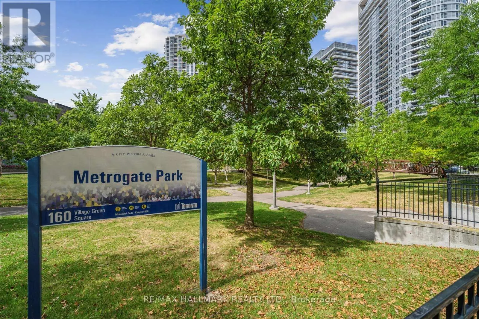 3006 - 125 VILLAGE GREEN SQUARE
