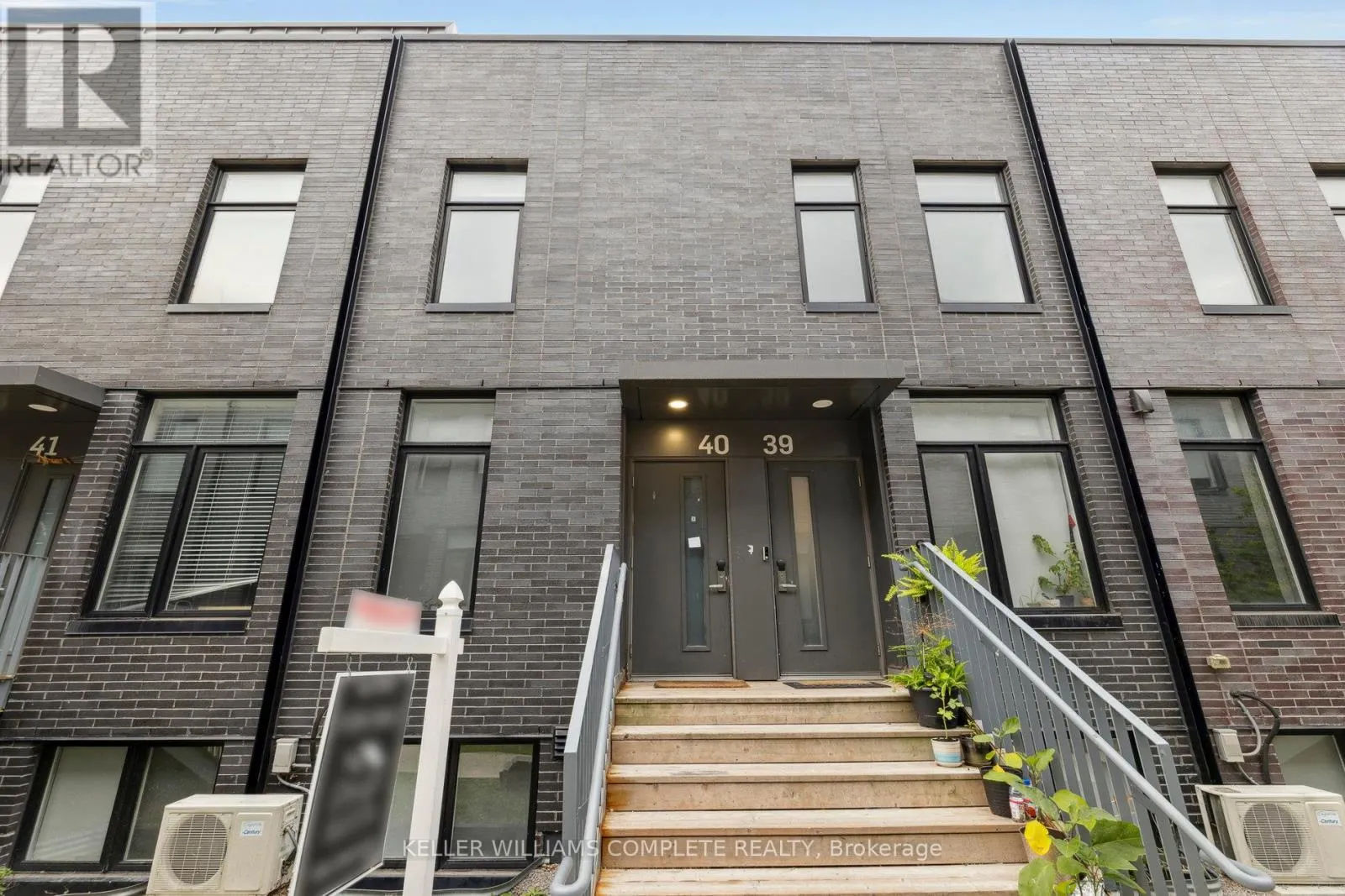 40 - 1740 SIMCOE STREET N