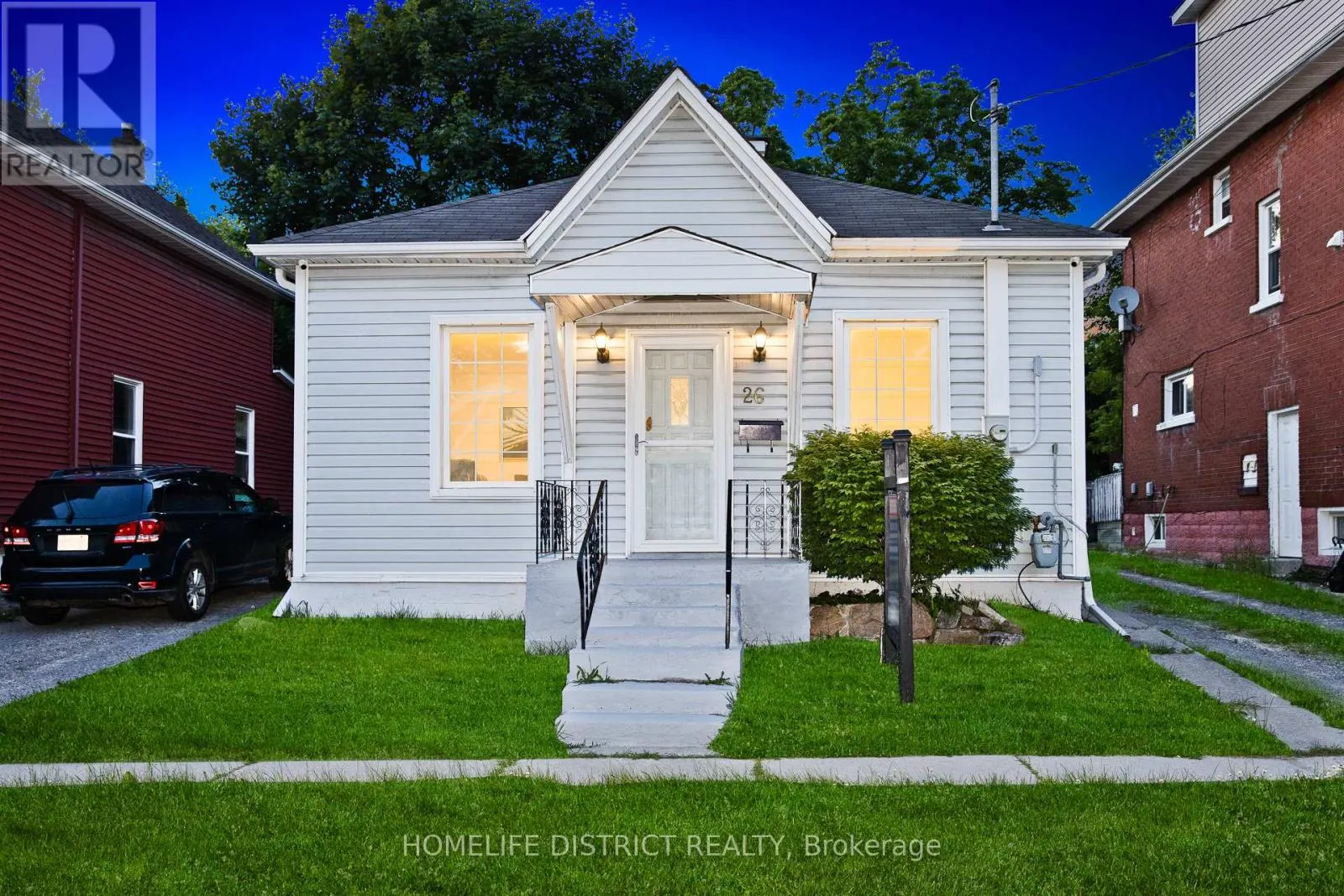 26 BROCK STREET E