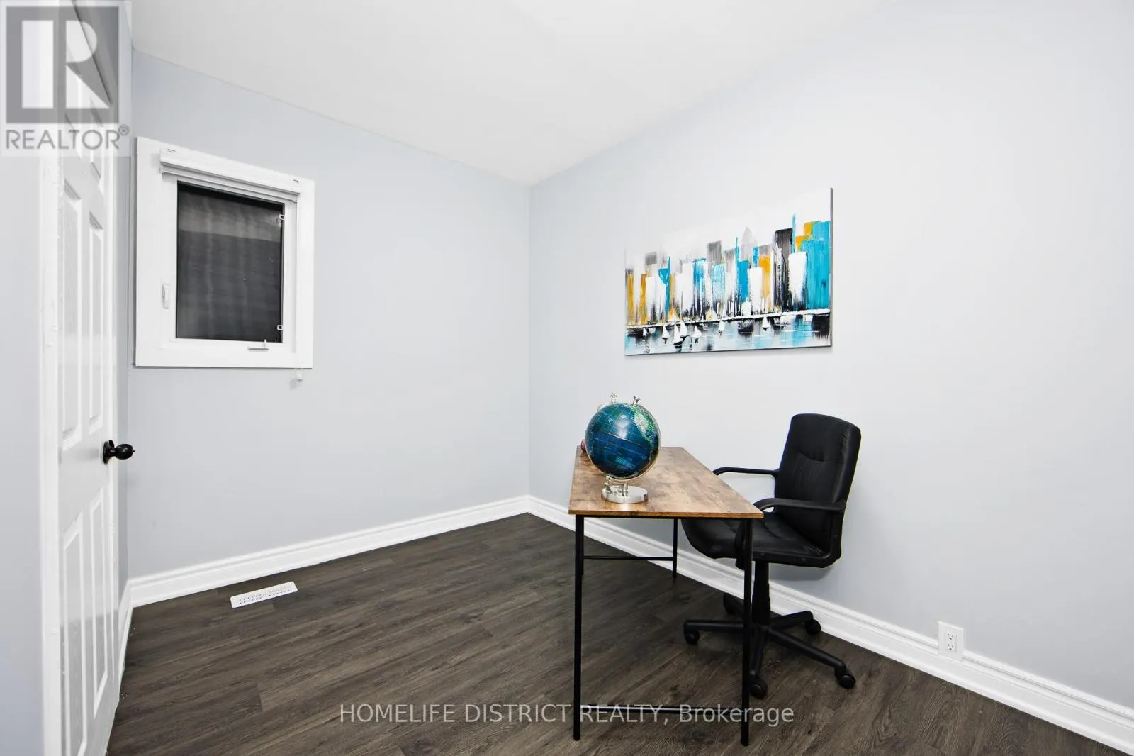 26 BROCK STREET E