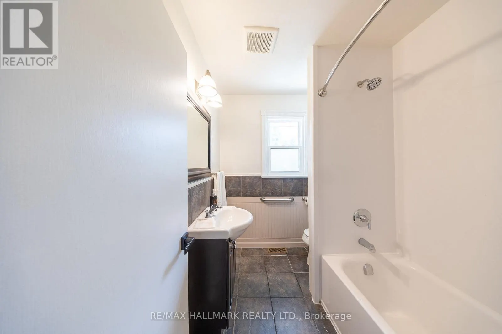 MAIN - 415 STEVENSON ROAD N