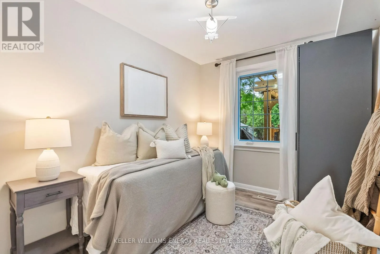 28 ADMIRAL ROAD