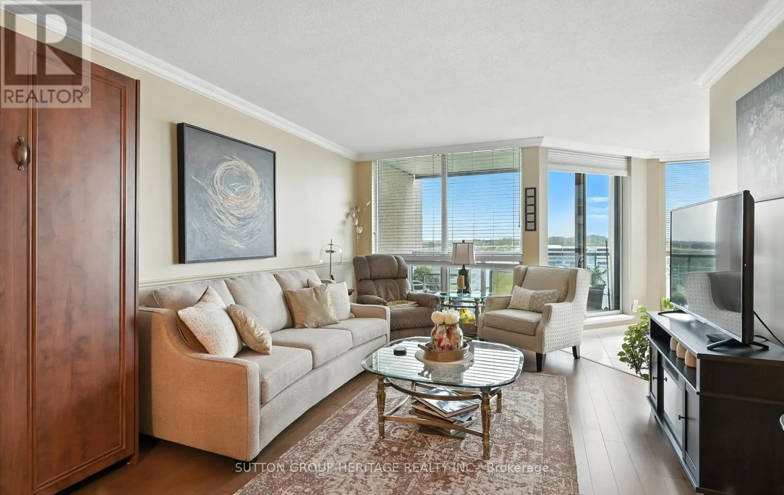 908 - 360 WATSON STREET W