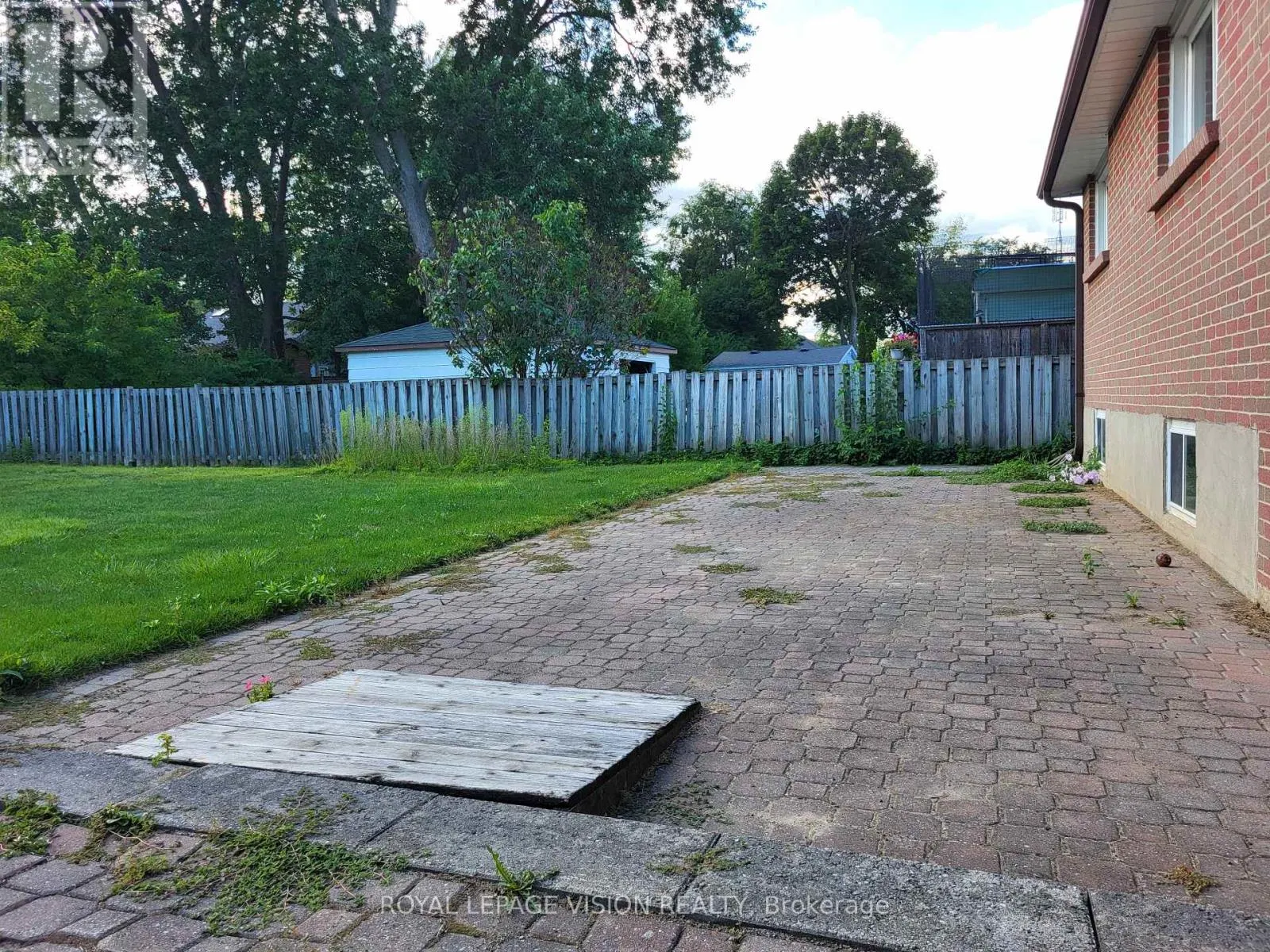 696 VICTORY DRIVE