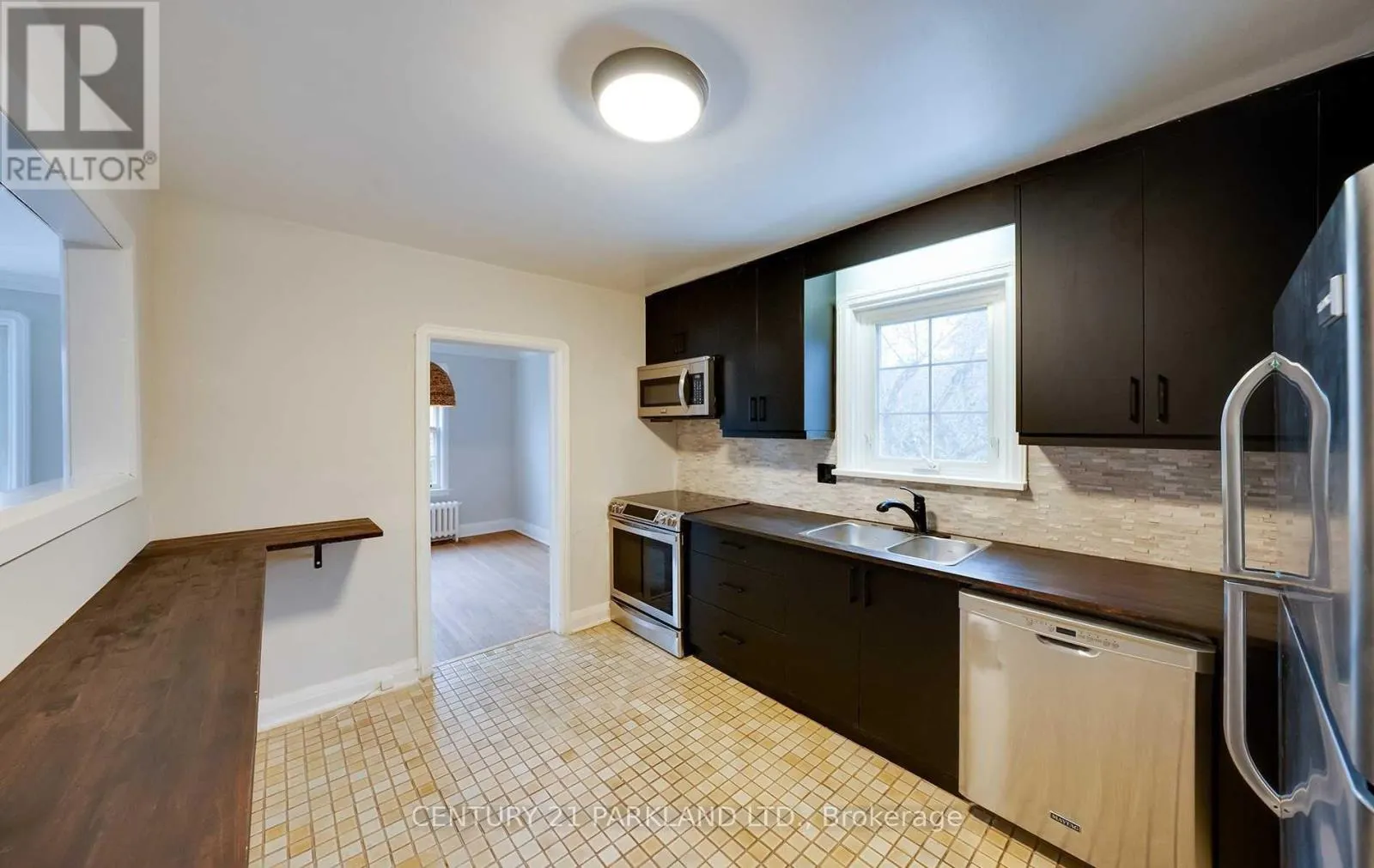 3 PARKVIEW HEIGHTS