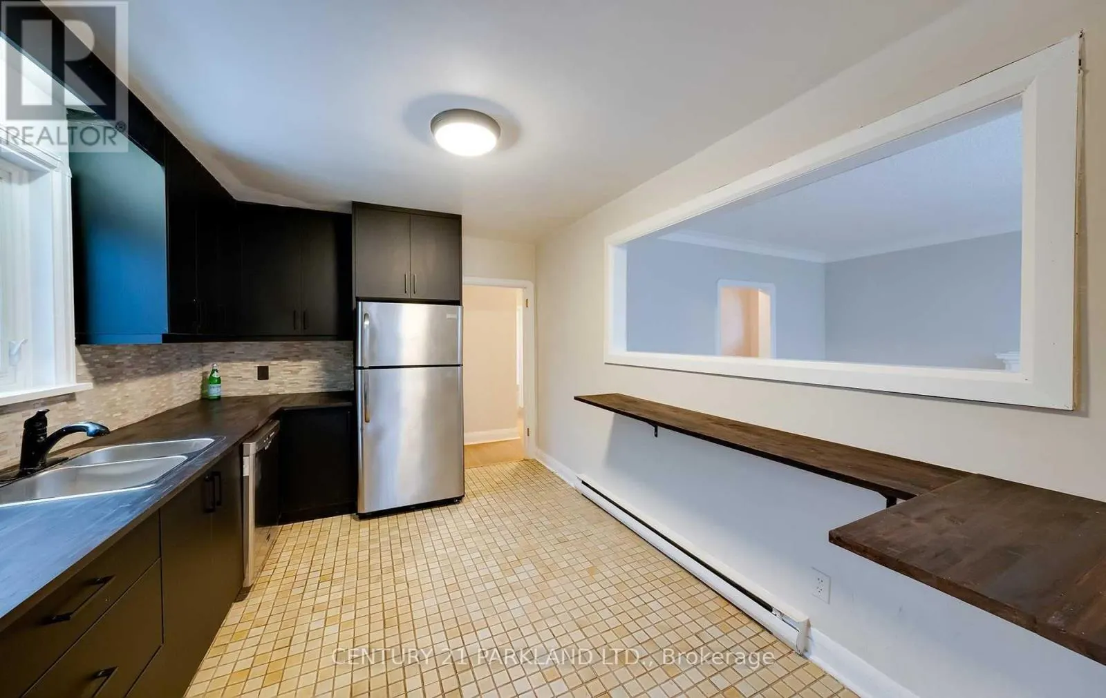 3 PARKVIEW HEIGHTS