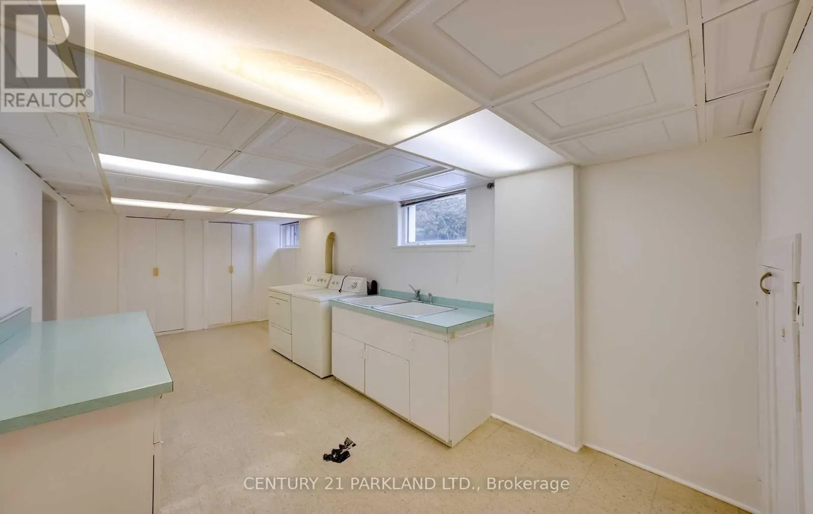3 PARKVIEW HEIGHTS