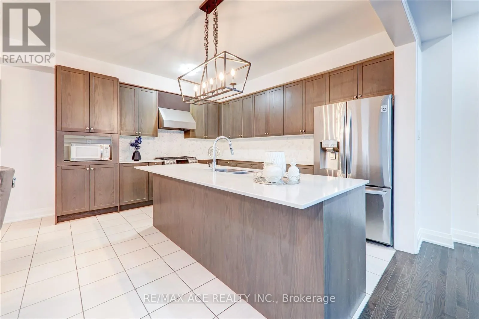 27 HASSARD-SHORT LANE