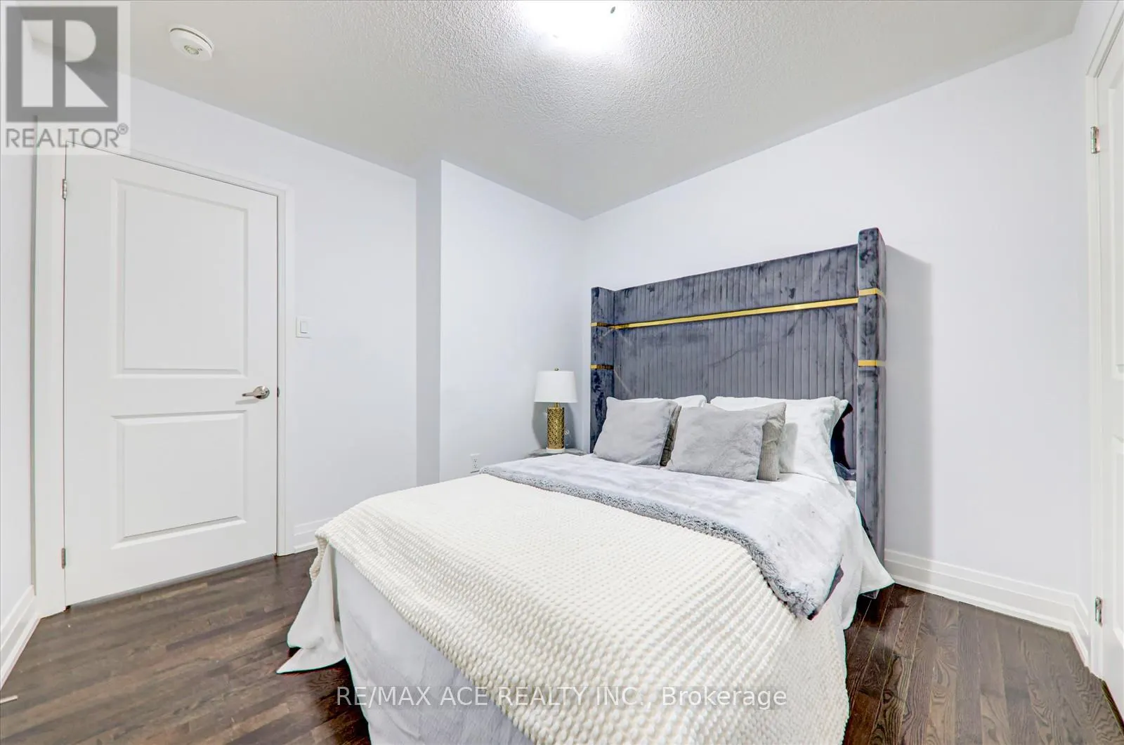 27 HASSARD-SHORT LANE