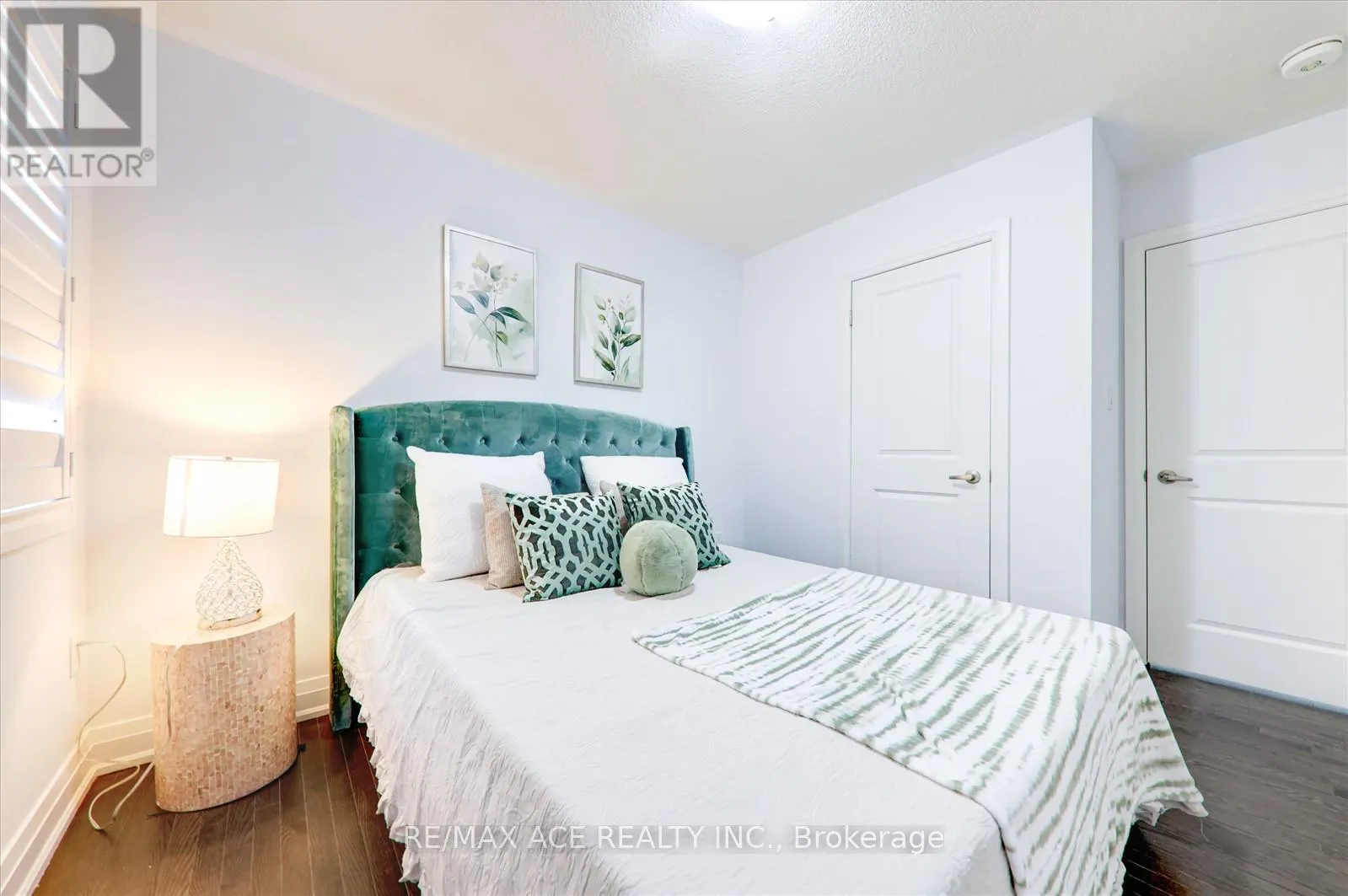 27 HASSARD-SHORT LANE